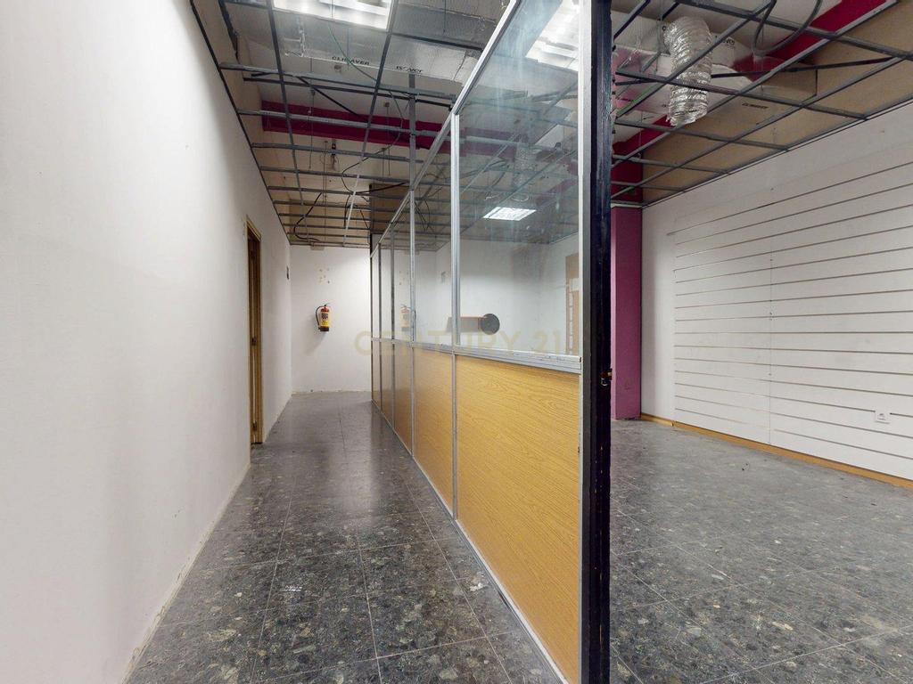 Espaçoso imóvel comercial para renovar no centro de Madrid, a apenas 10 minutos da estação de Atocha. - Image 10