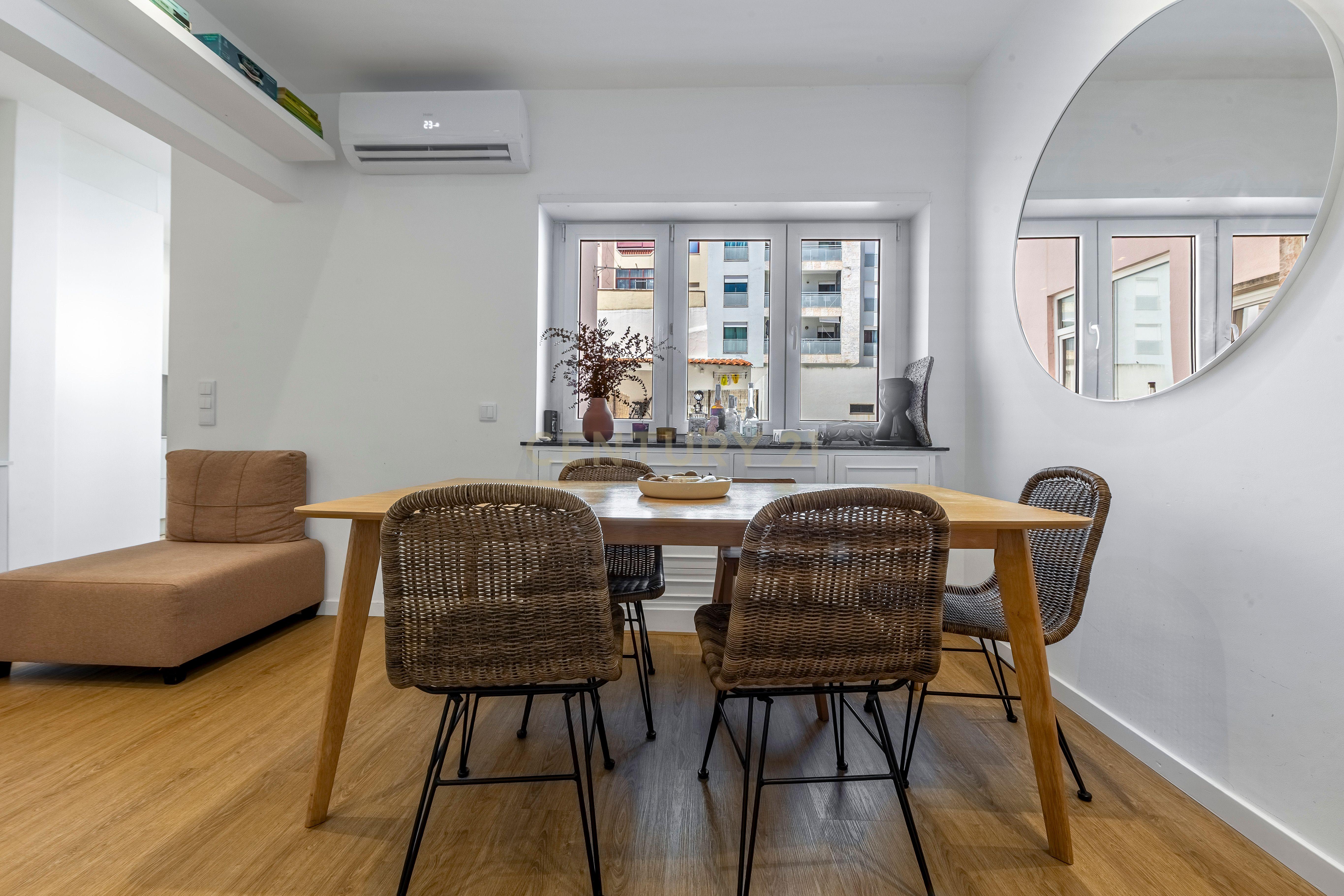 Fotografia 12 de Apartamento T3 Renovado com Terraço - Estrada de Benfica, Lisboa