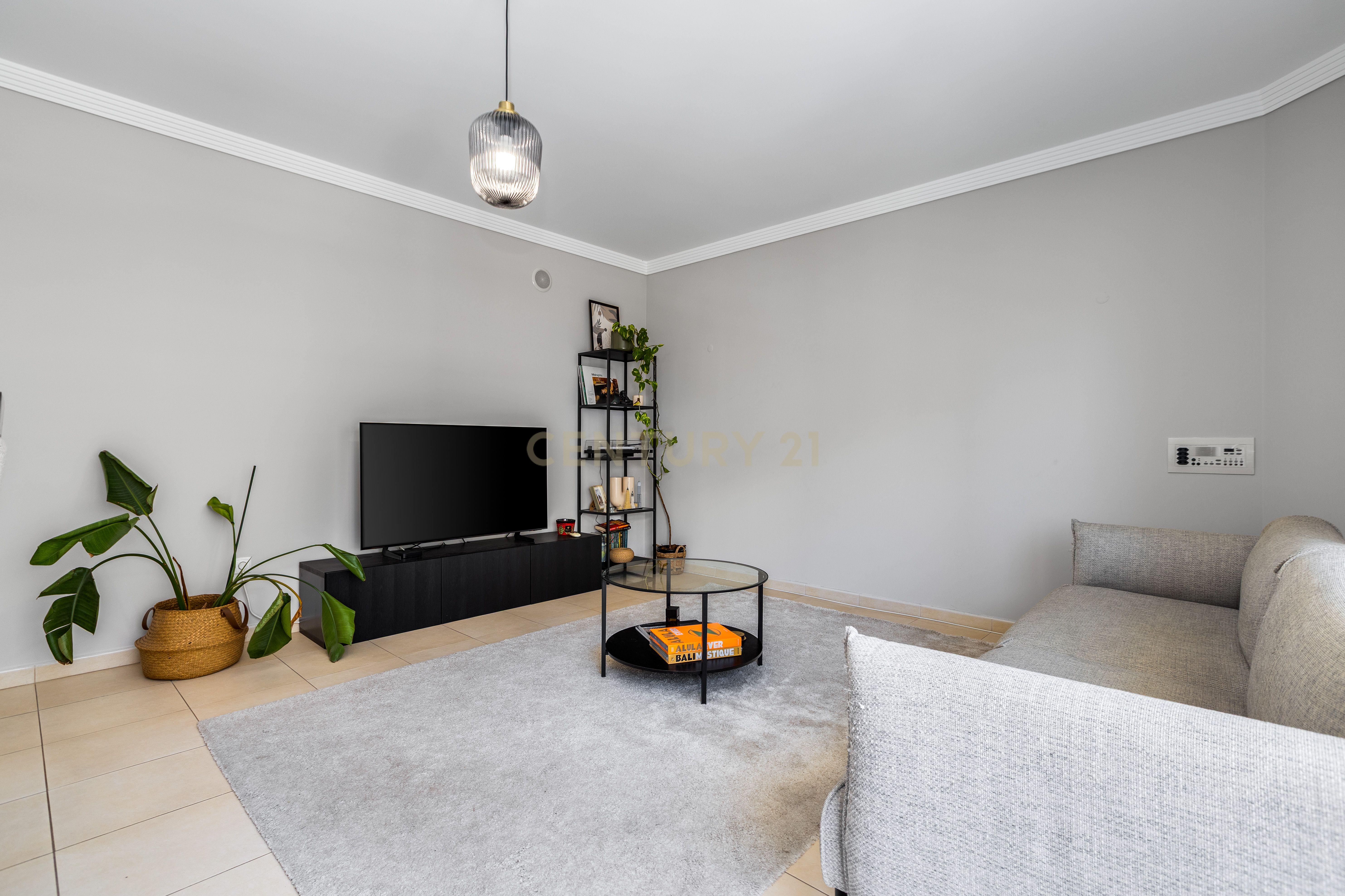 Fotografia 3 de Apartamento T3 com Garagem na Quinta João de Ourém — Olhão