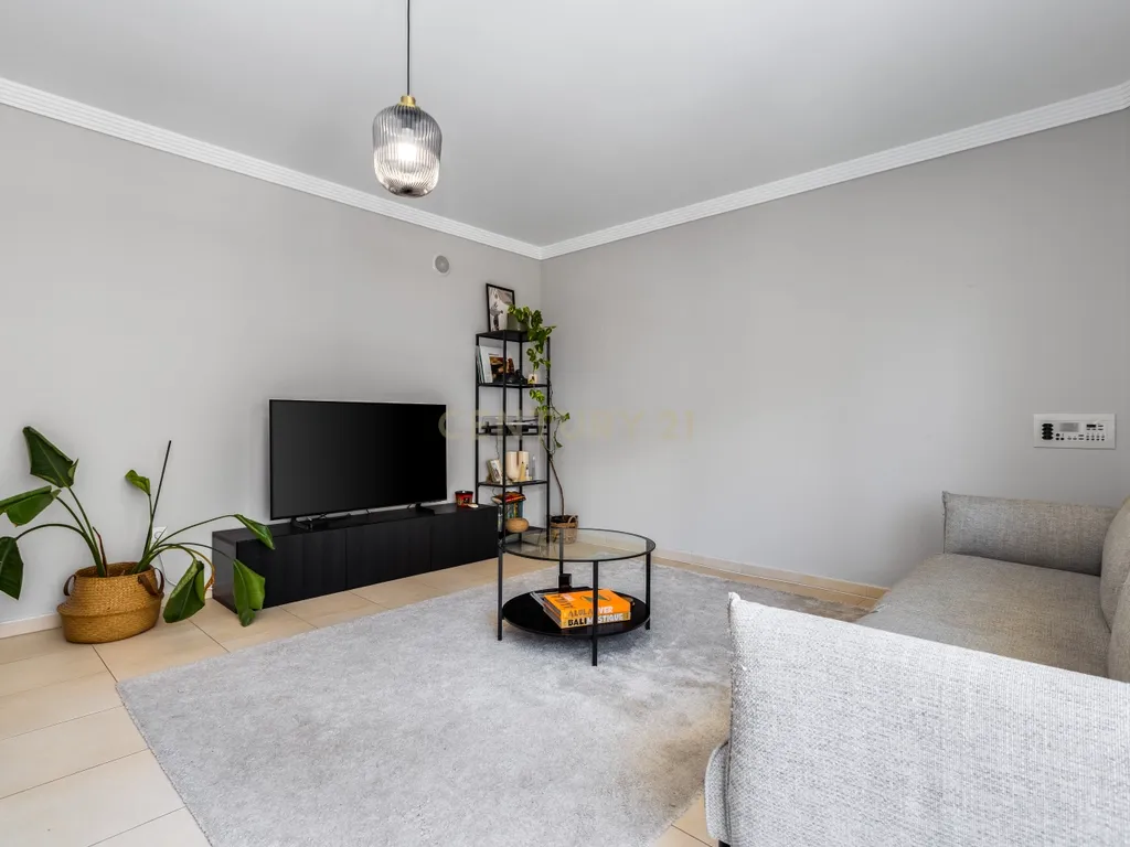 Apartamento T3 com Garagem na Quinta João de Ourém — Olhão - Image 3
