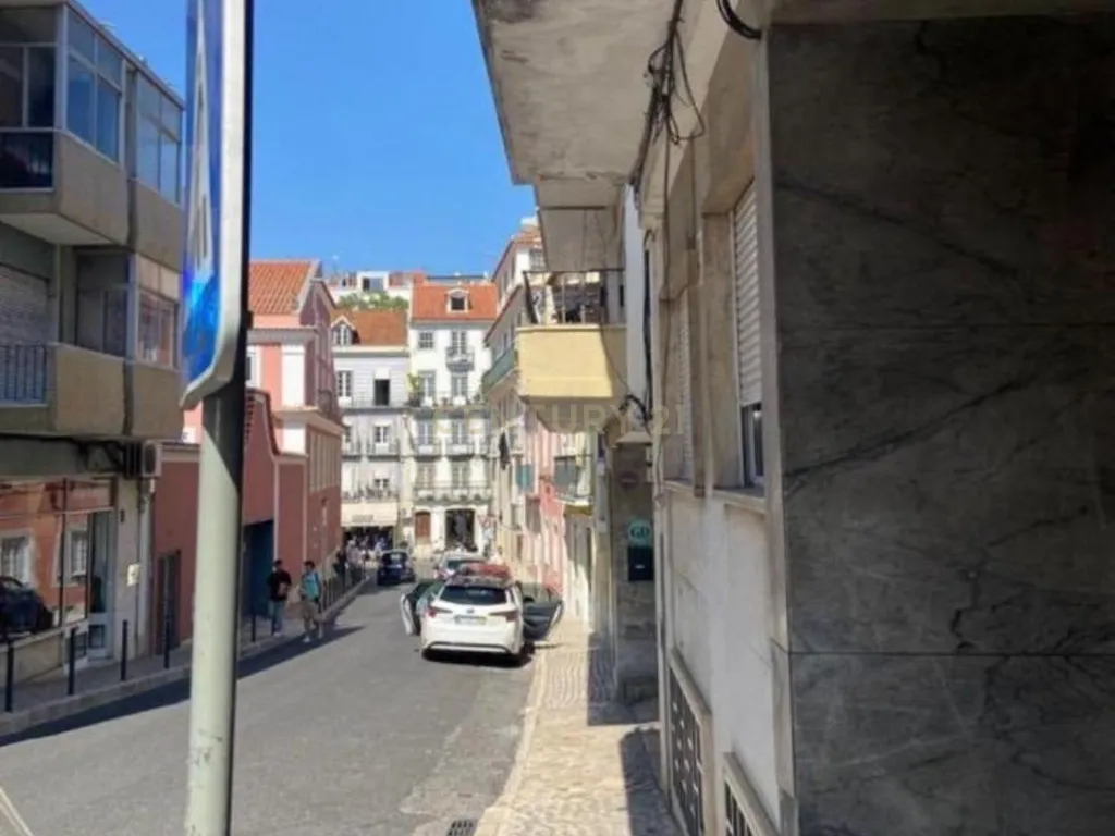 Apartamento T3 + 1 com Licença de Alojamento Local – Estrela / Campo de Ourique, Lisboa - Image 32