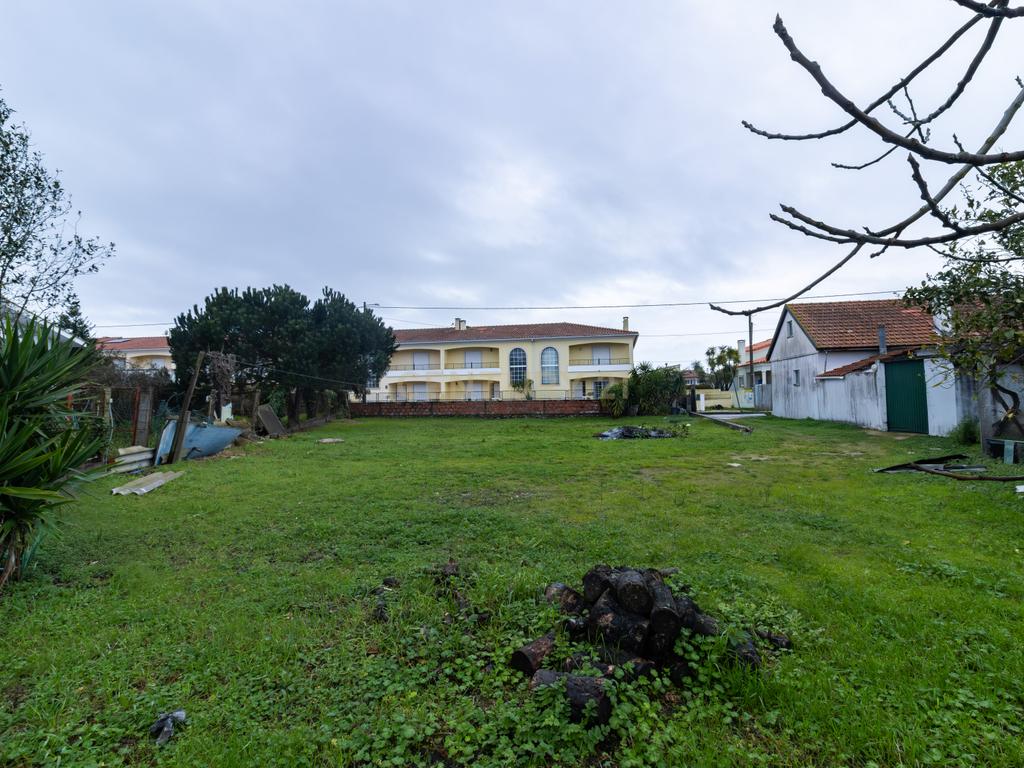 Moradia T3 com terreno + Moradia T2 - Image 5
