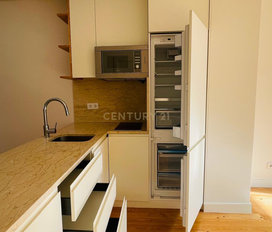 Apartamento T0 com Logradouro, zona central de Arroios - Image 7