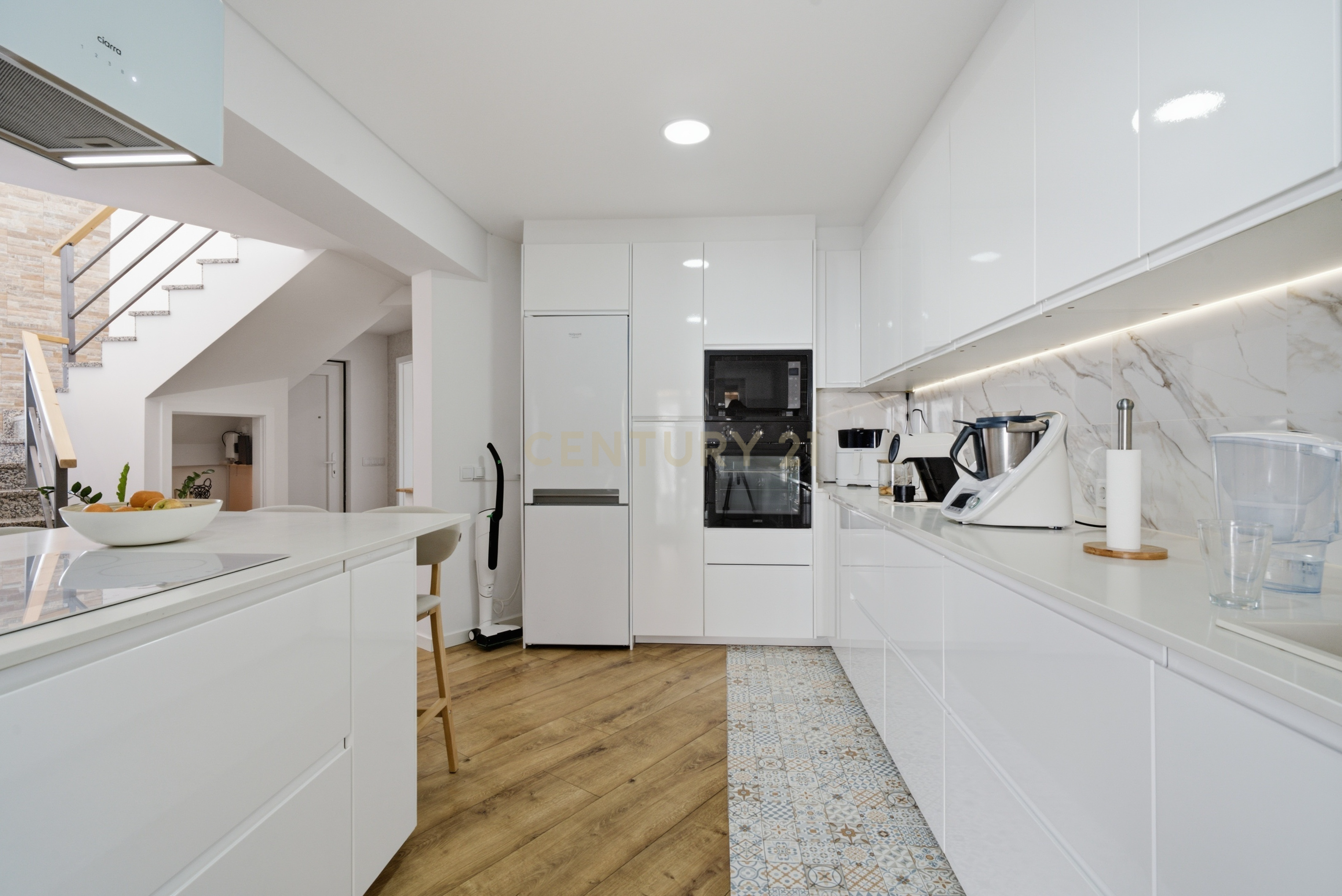 Fotografia 11 de Moradia T3+1 Totalmente Remodelada  em 2026 com Piscina, Painéis Solares e Vista de Campo | Sendieira