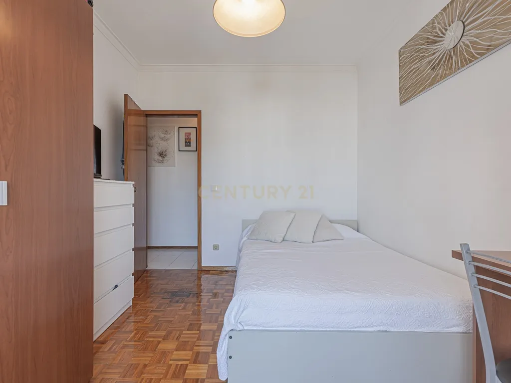 Magnífico apartamento T2 no Feijó - 1 andar com elevador - Image 19