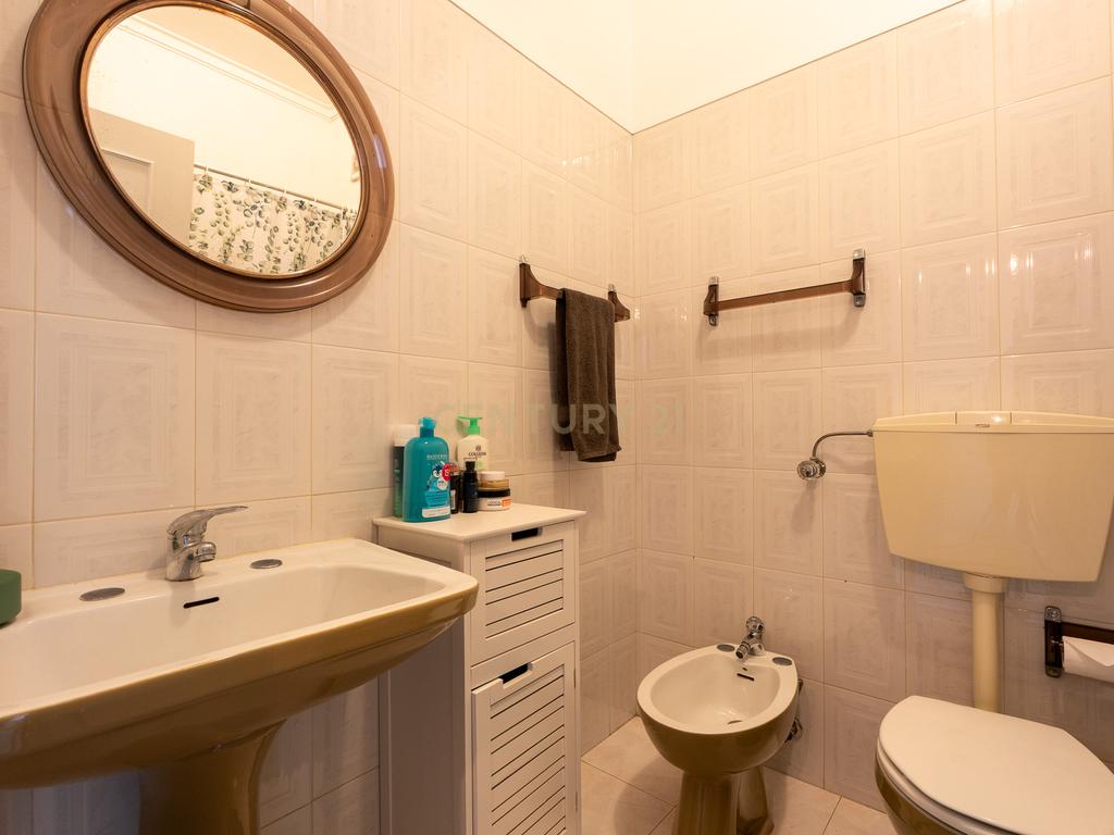 ** APARTAMENTO T2 NA AMADORA, PERTO DO METRO E DO COMBOIO ** - Image 15