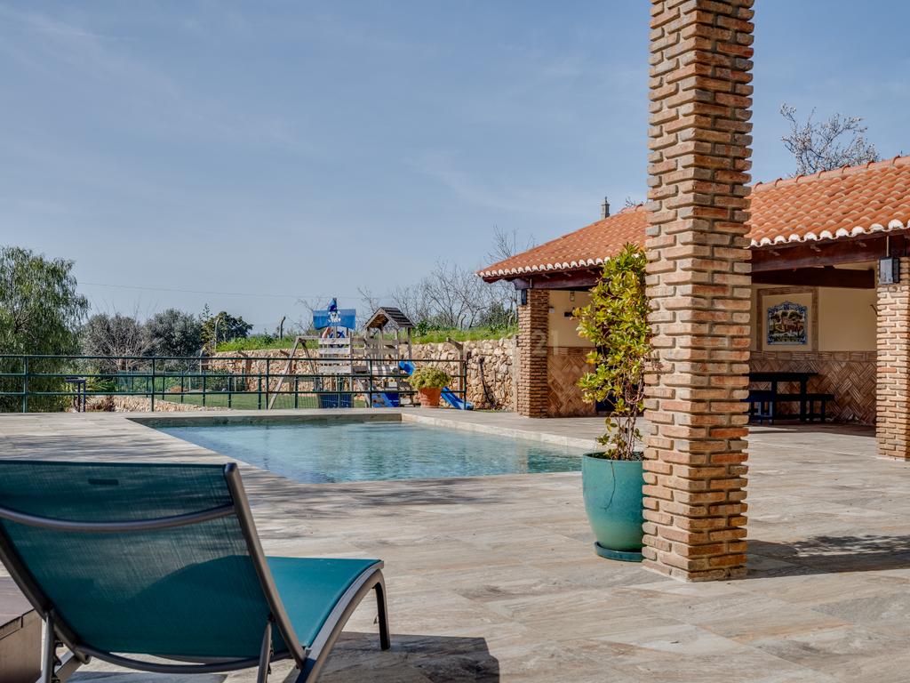 ESPETACULAR MORADIA COM PISCINA, GARAGEM, JARDIM E TERRENO - Image 40