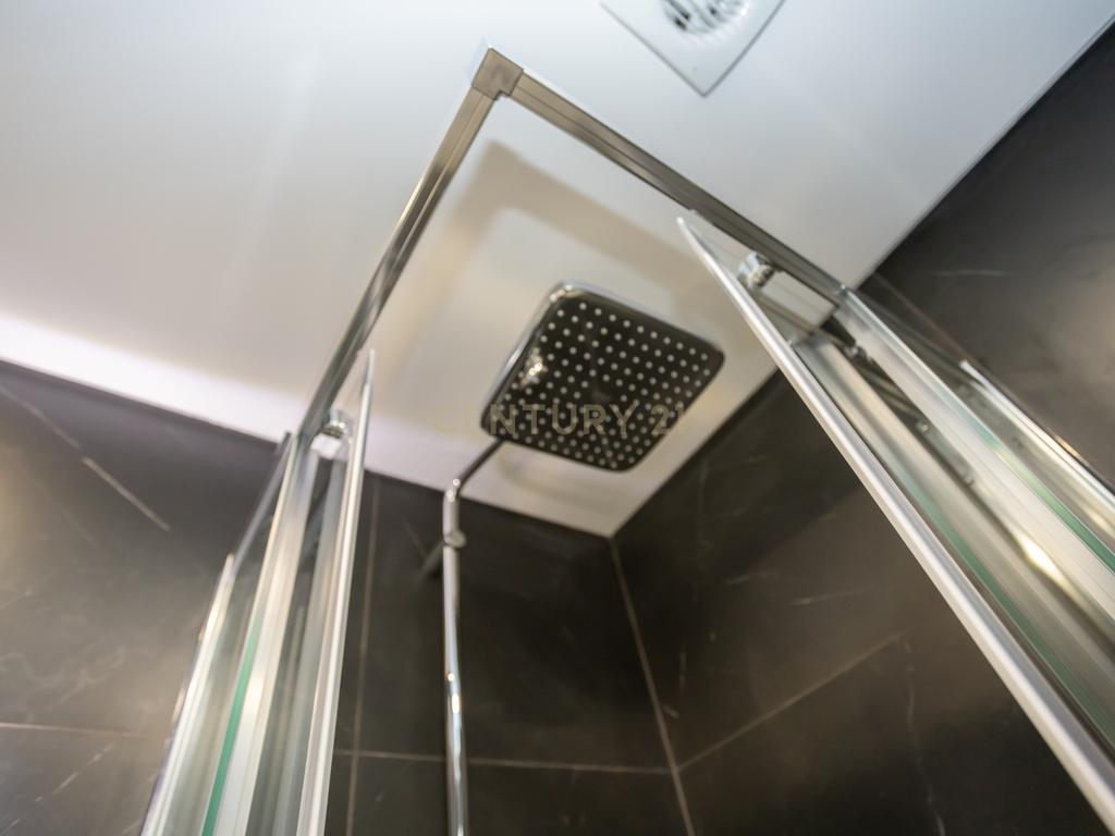 Apartamento T3 Remodelado | Bairro Novo | Seixal - Image 9