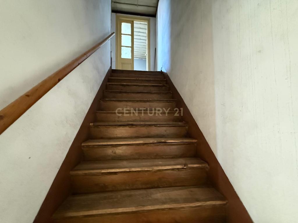 Moradia T9 com 3 pisos em Sardoal – Excelente Oportunidade de Investimento - Image 5