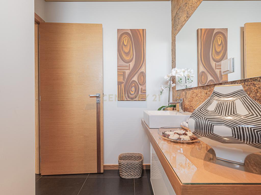 ✨ Moradia T4 de Luxo em Condomínio Exclusivo – Santo Antão do Tojal, Loures - Image 10