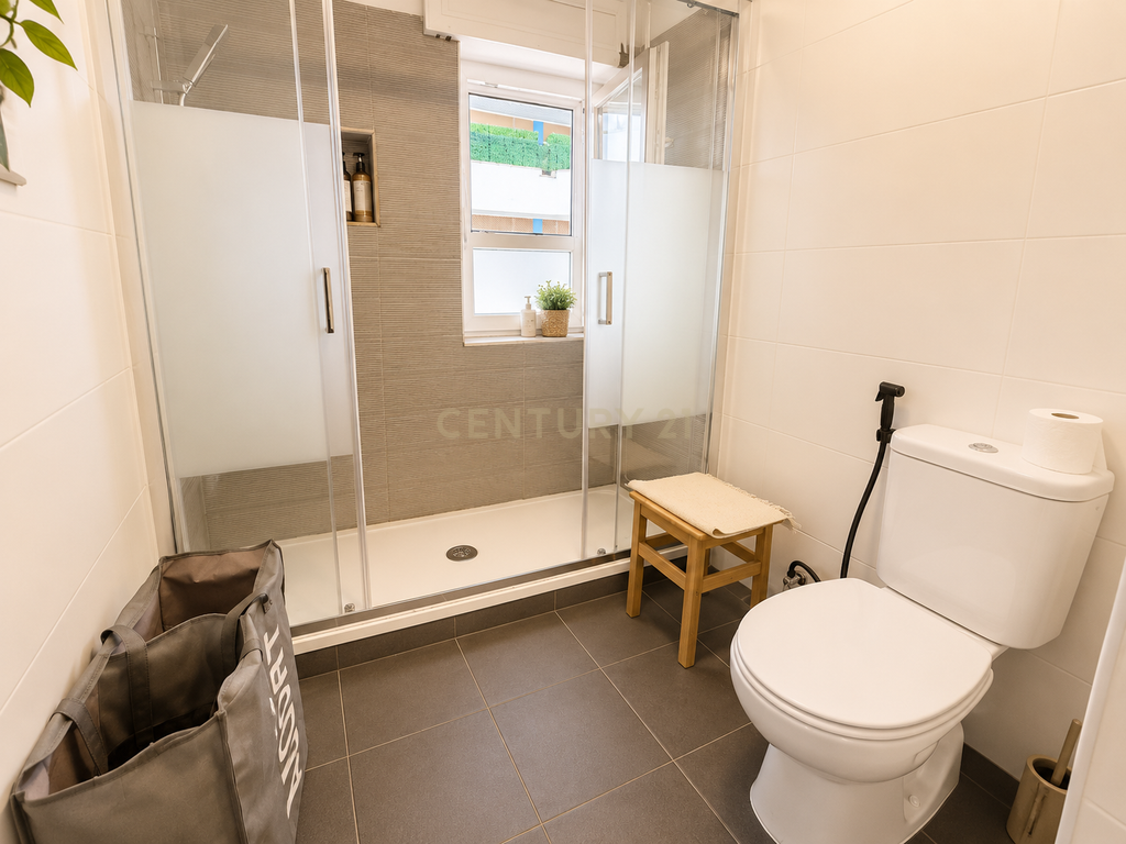 Apartamento T2 Renovado | Fontainhas | Cascais - Image 23