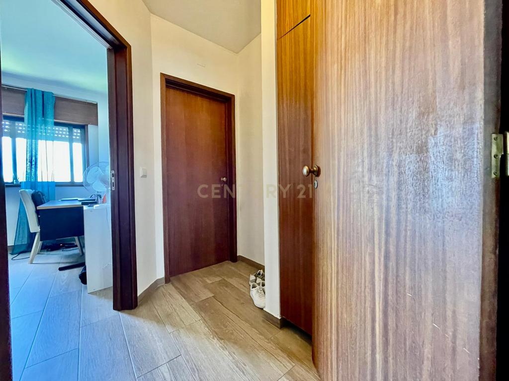 T2 com lugar de garagem em Pedrouços - Image 11