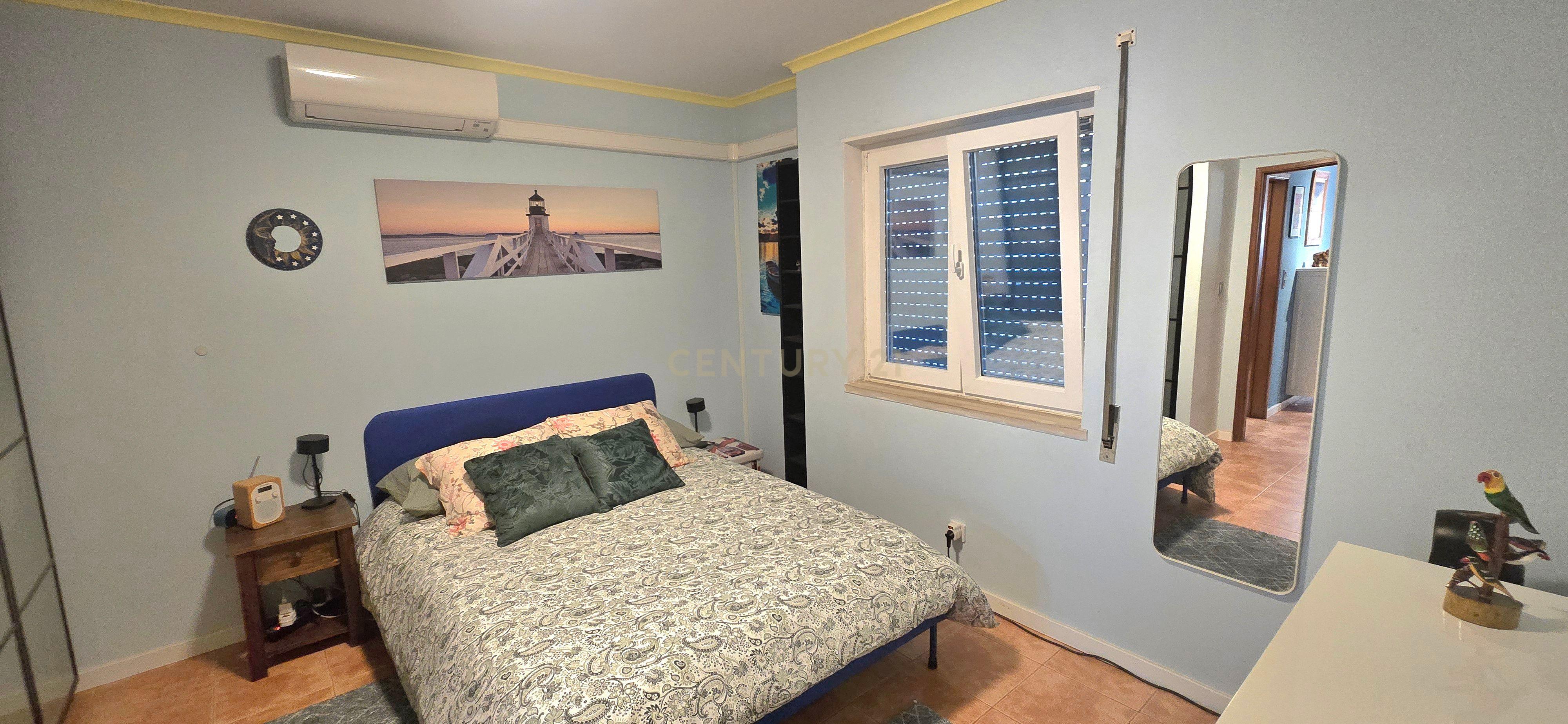 Fotografia 10 de Apartamento T1 Moderno com Logradouro Privativo e AC – Monte da Caparica
