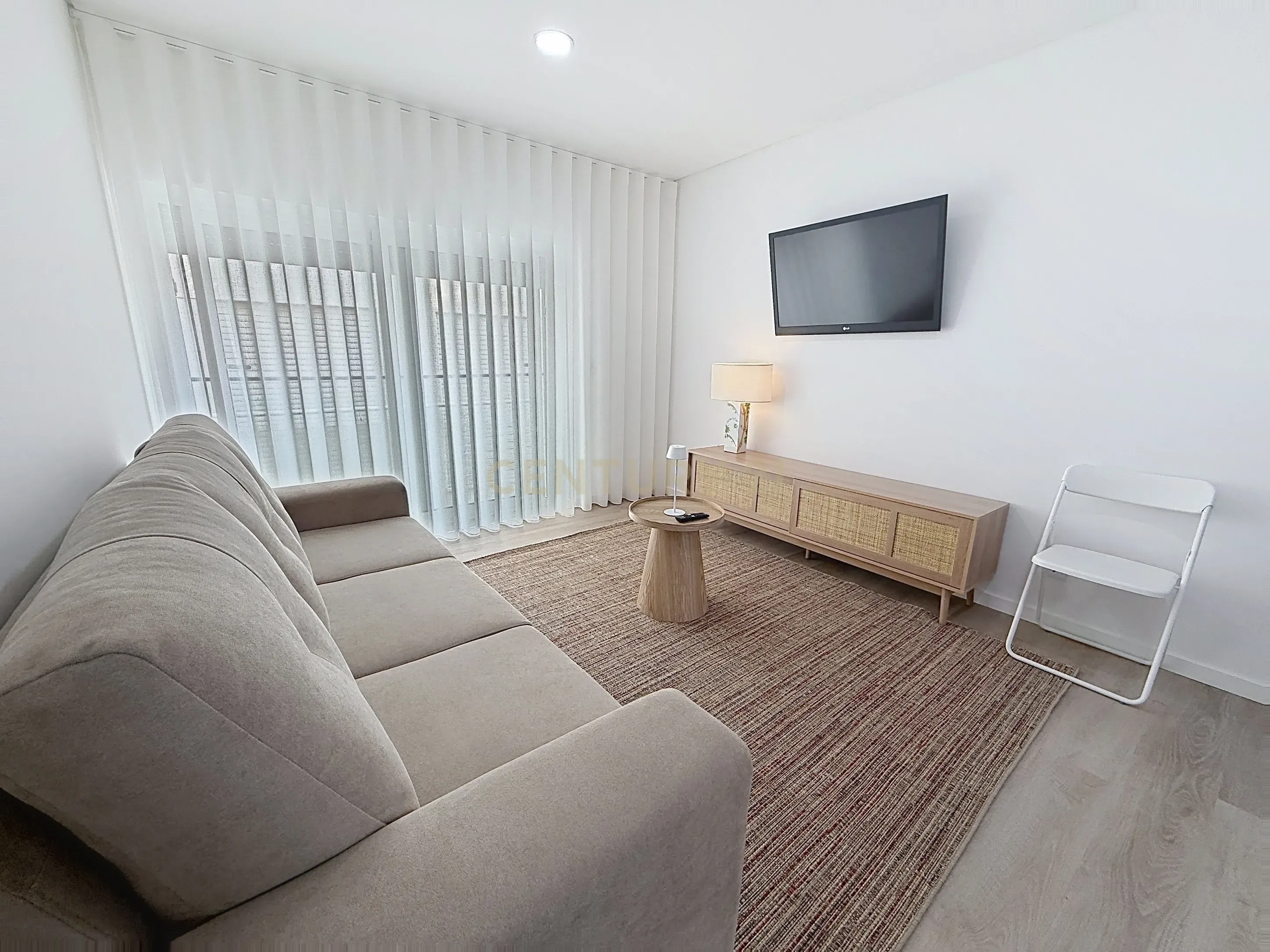 Fotografia 5 de Apartamento T2 Novo - Arrendamento no Centro da Nazaré