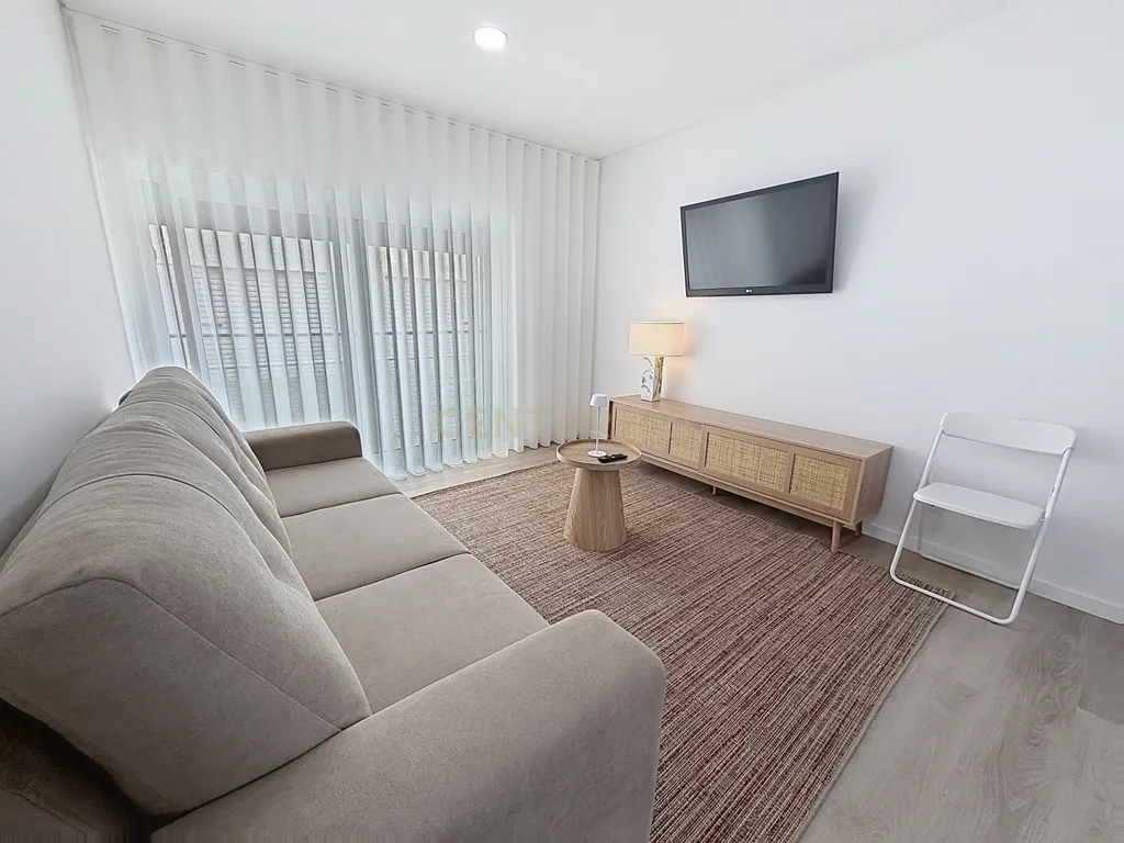 Apartamento T2 Novo - Arrendamento no Centro da Nazaré - Image 5