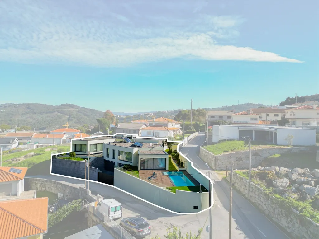 Moradia T3 Térrea com Piscina em Mesão Frio - Guimarães - Image 30