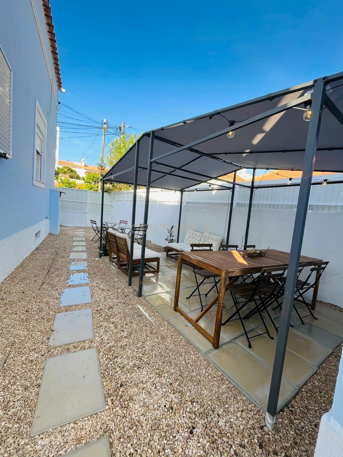 Fotografia 6 de Casa de Hostel Renovada na Costa da Caparica, Almada