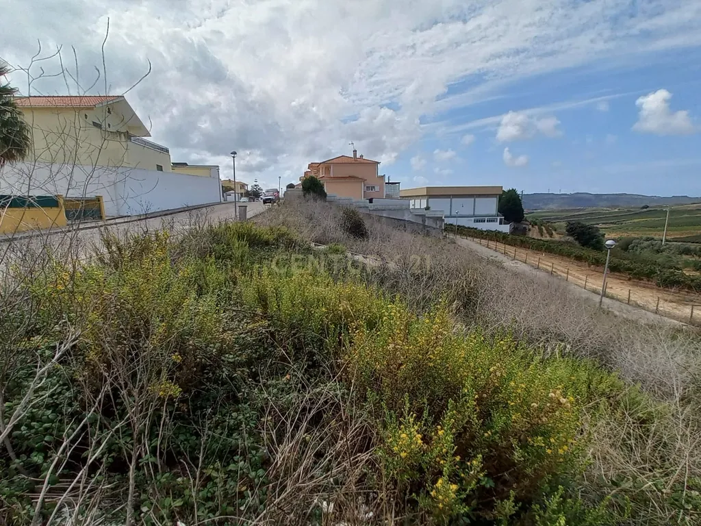 LOTE 481m2 C/ PROJECTO APROVADO PARA MORADIA ISOLADA UNIFAMILIAR COM PISCINA E JARDIM - Image 19