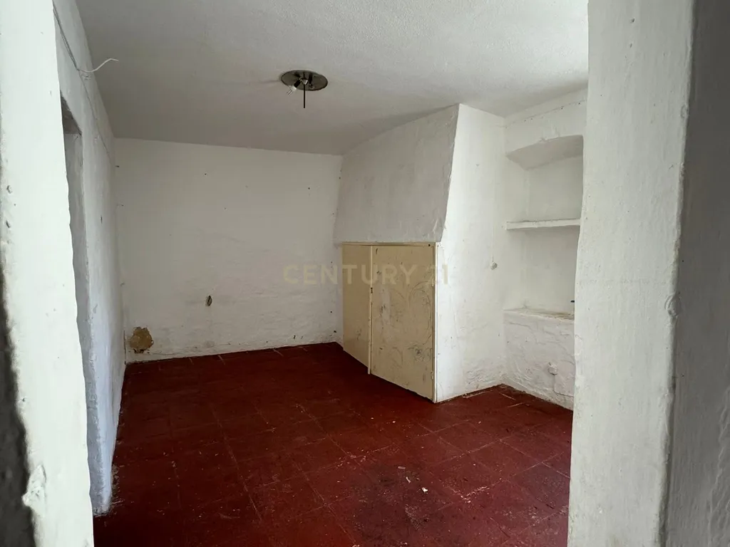 Casa para Recuperar em Campo Maior - Image 13