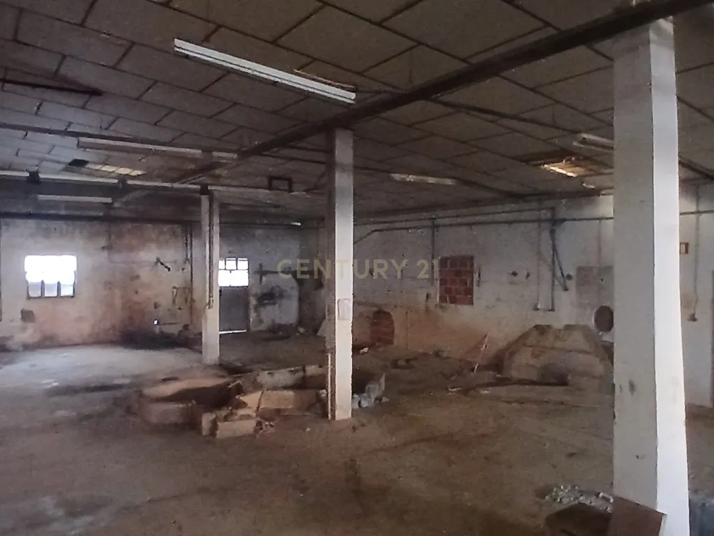 Armazem industrial com logradouro - Image 19