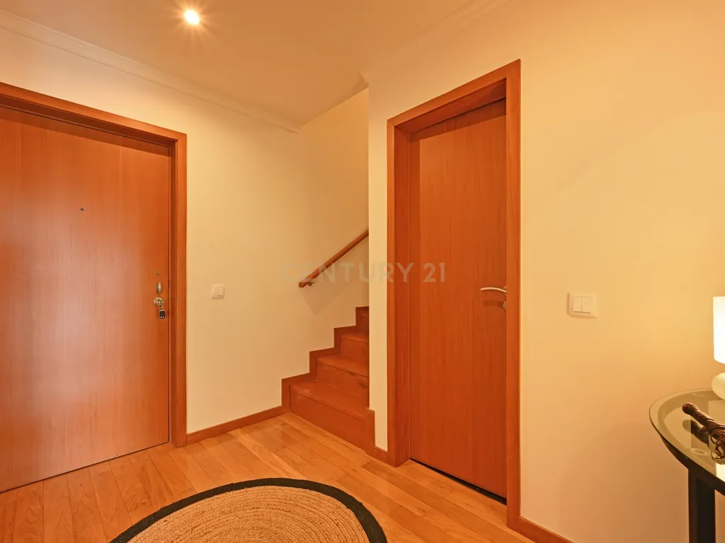 Apartamento Duplex T2+2 com 2 Suites e Terraço privativo em Canidelo - Image 10