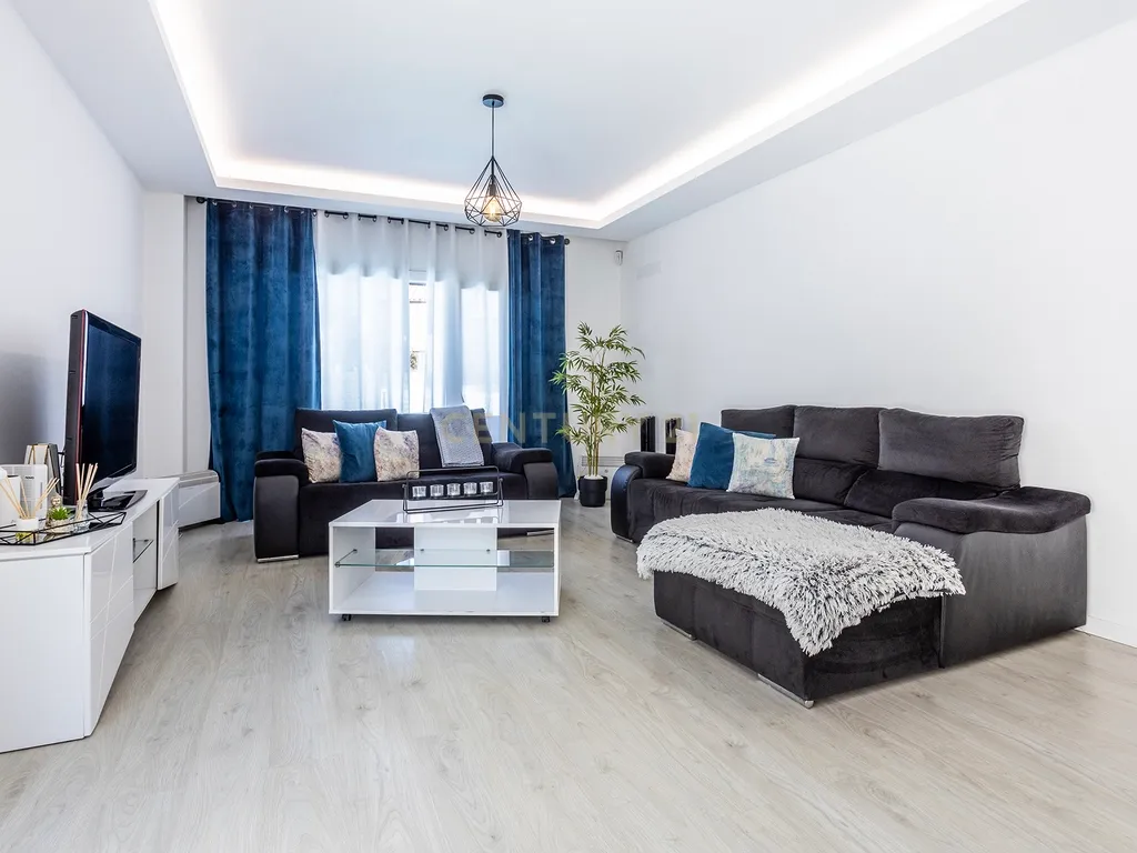 Moradia Contemporânea com Piscina a 5 minutos das praias da Costa da Caparica - Image 6