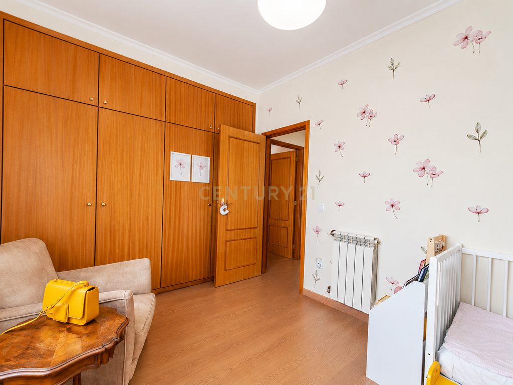 Apartamento T2+1 com Suite, Escritório, Varanda e Garagem | Senhora da Hora - Image 9
