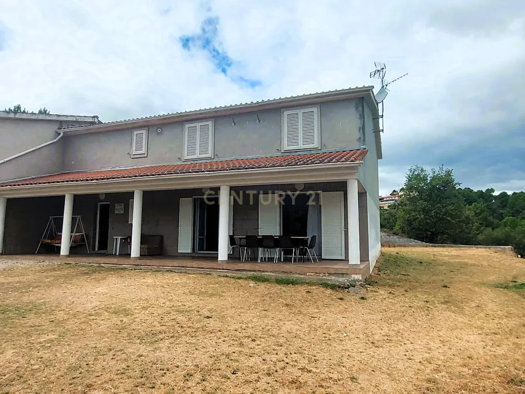Moradia isolada com terreno - Image 11