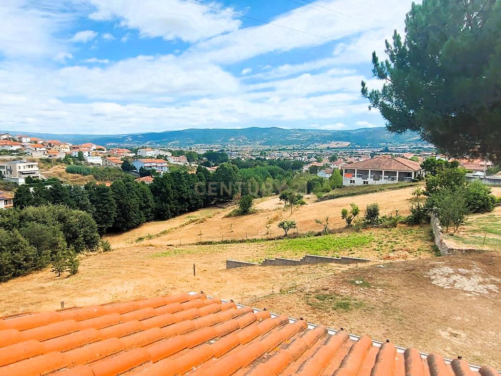 Moradia isolada com terreno - Image 18