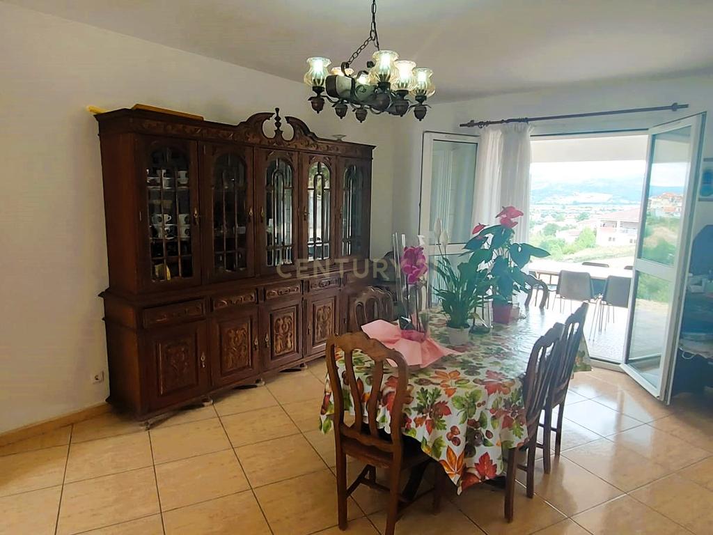 Moradia isolada com terreno - Image 10