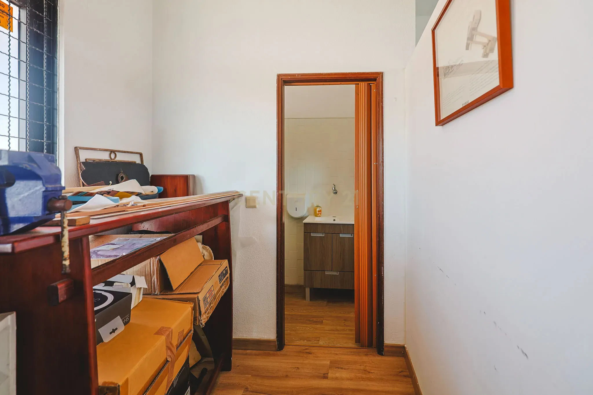 Fotografia 12 de Espaço comercial à venda em zona premium com várias montras, junto à praia