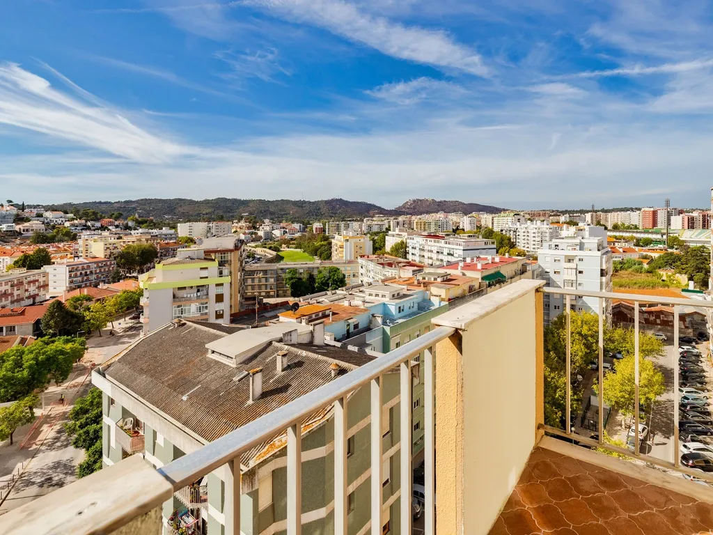 Apartamento T3 Renovado com Vista Panorâmica – Investimento com Rendimento Imediato - Image 27
