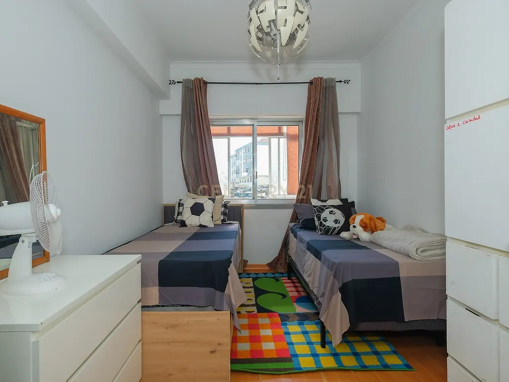 Apartamento T3 no Seixal com Varandas e Acessibilidade Fertagus - Image 16