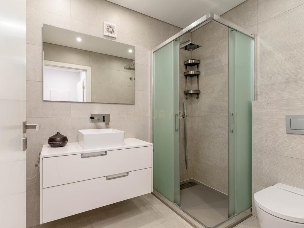 Duplex no Parque Luso em Corroios - Image 20