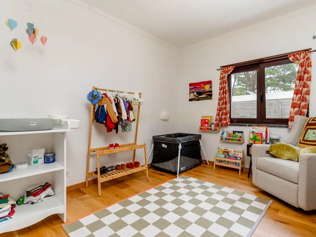 Viver com Elegância entre o Litoral e a Cidade – Uma Casa Sustentável em Colares, Portugal - Image 24