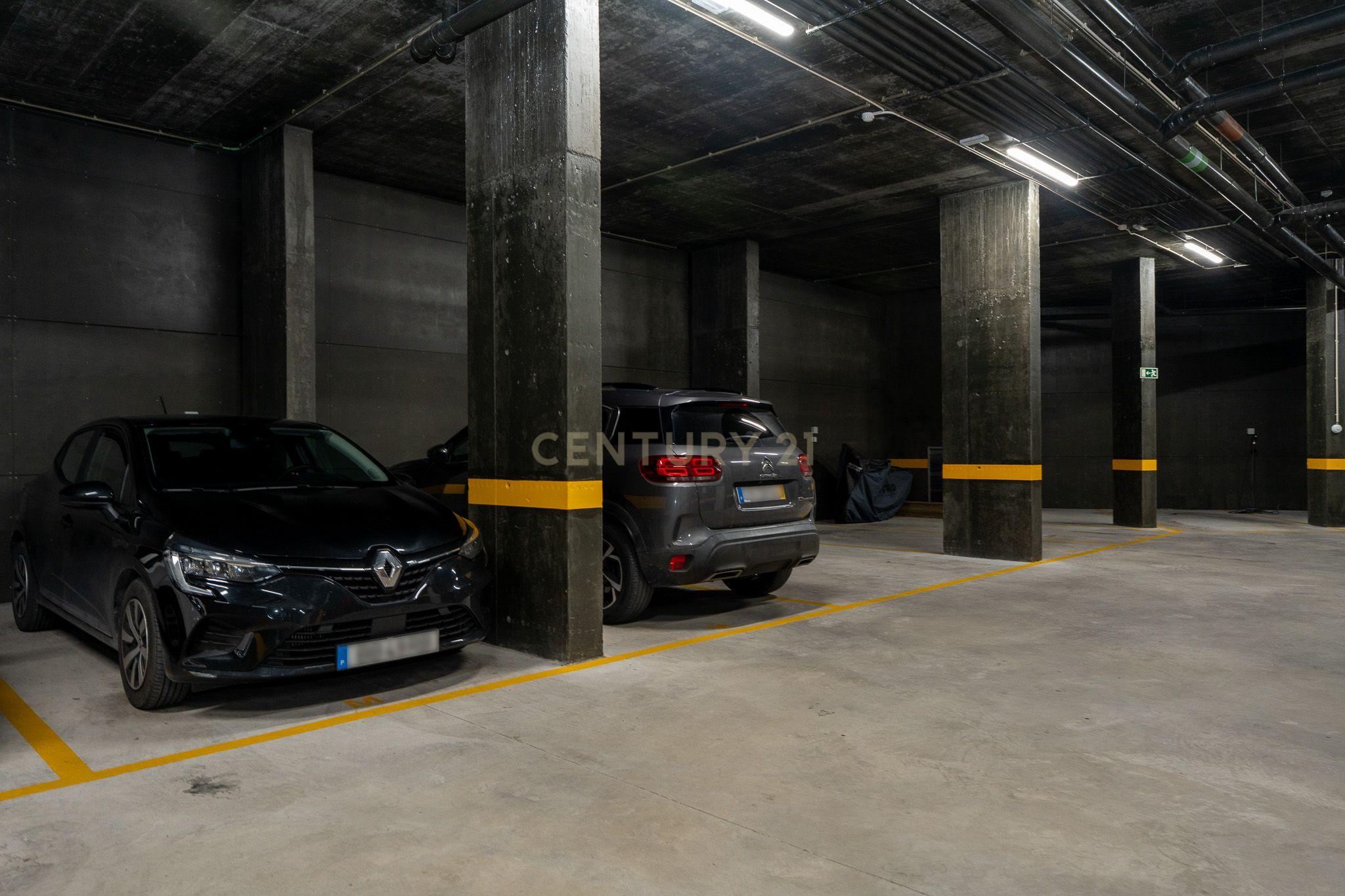 Apartamento T3+1 duplex, com terraço e estacionamento, no centro da cidade de Torres Vedras - Image 75