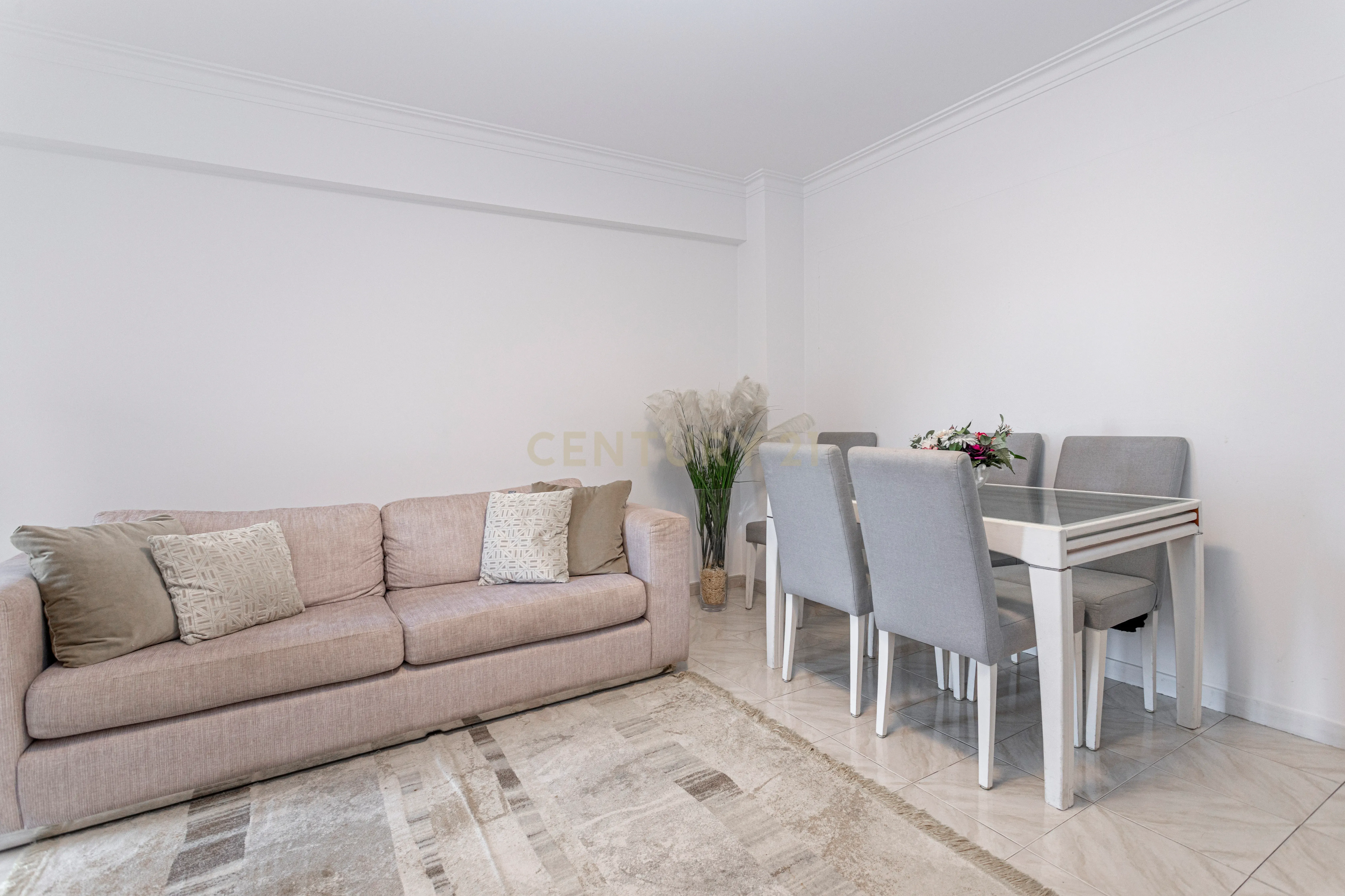 Apartamento T2+1 – Como Novo – Rinchoa, Rio de Mouro - Image 5