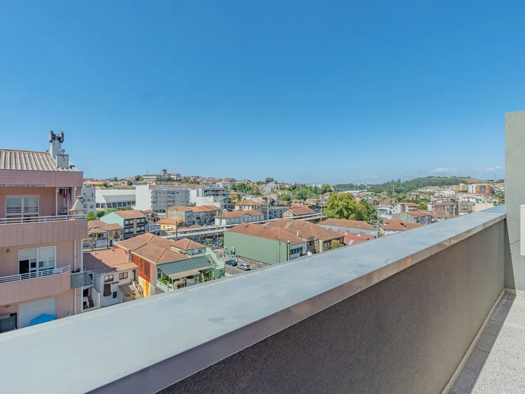 Apartamento T2 com terraço panorâmico – Rio Tinto - Image 25