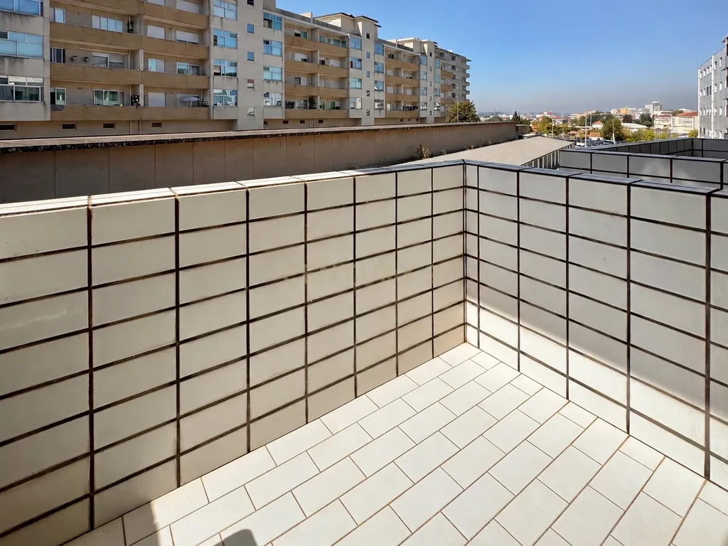 Exclusivo T4 no Centro de Santo Tirso com 160 m² e Garagem Box - Image 11