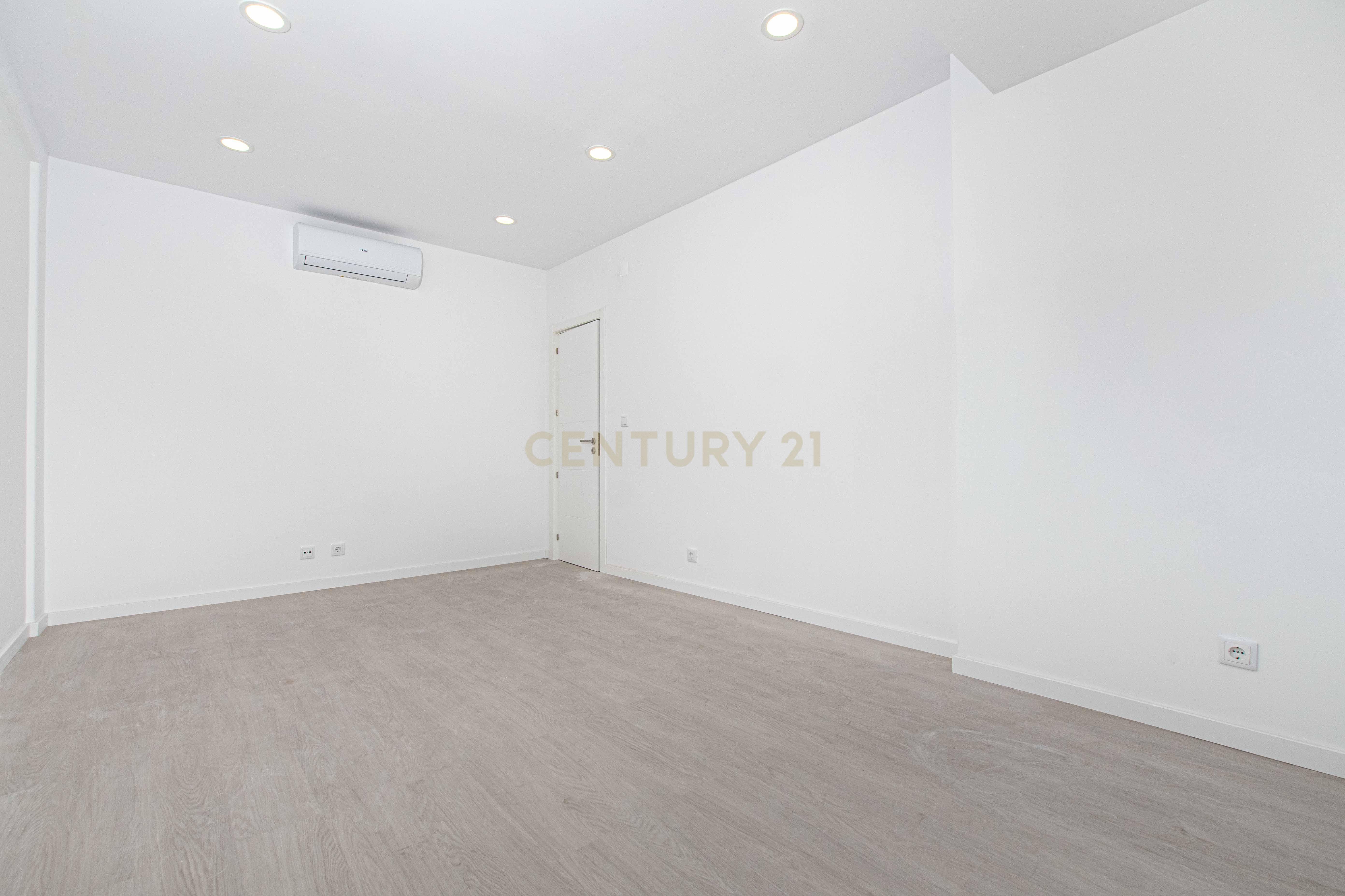 Fotografia 9 de Apartamento T2 Totalmente Remodelado | Odivelas