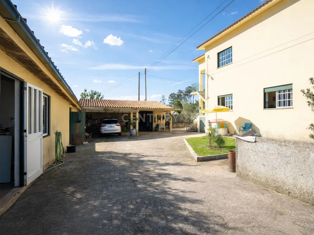 OPORTUNIDADE ÚNICA NA LOUSÃ – MORADIA COM GRANDE POTENCIAL (habitação e comércio) - Image 50