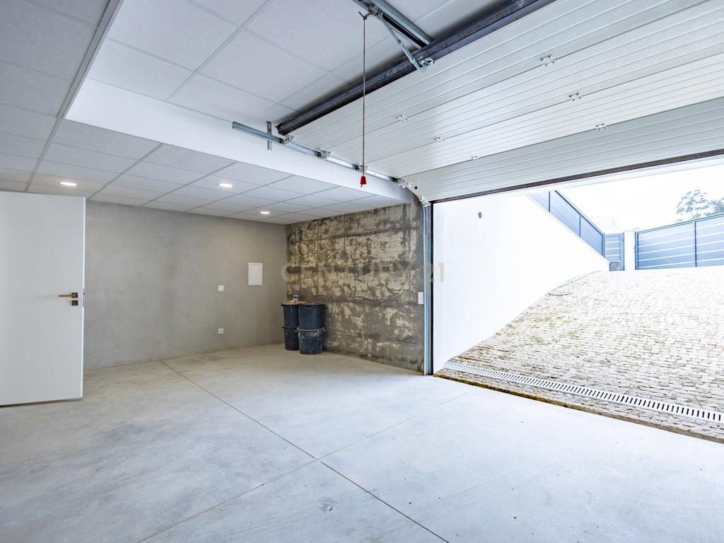 Moradia V3 Geminada em Recezinhos, Penafiel (Fração A) - Image 35