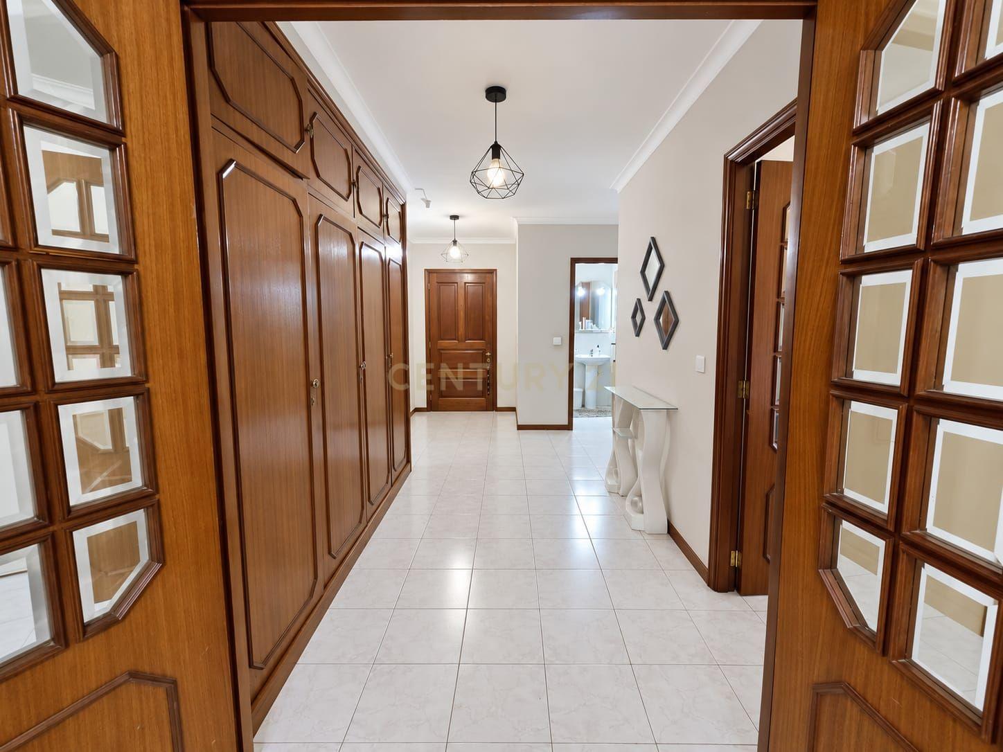 Apartamento T3 à venda em Fânzeres e São Pedro da Cova, €258.000
