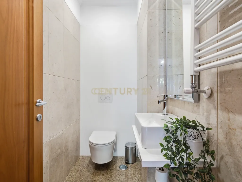 Elegante Apartamento T3 no Estoril com Box Fechada para 3 carros a poucos metros da praia - Image 16