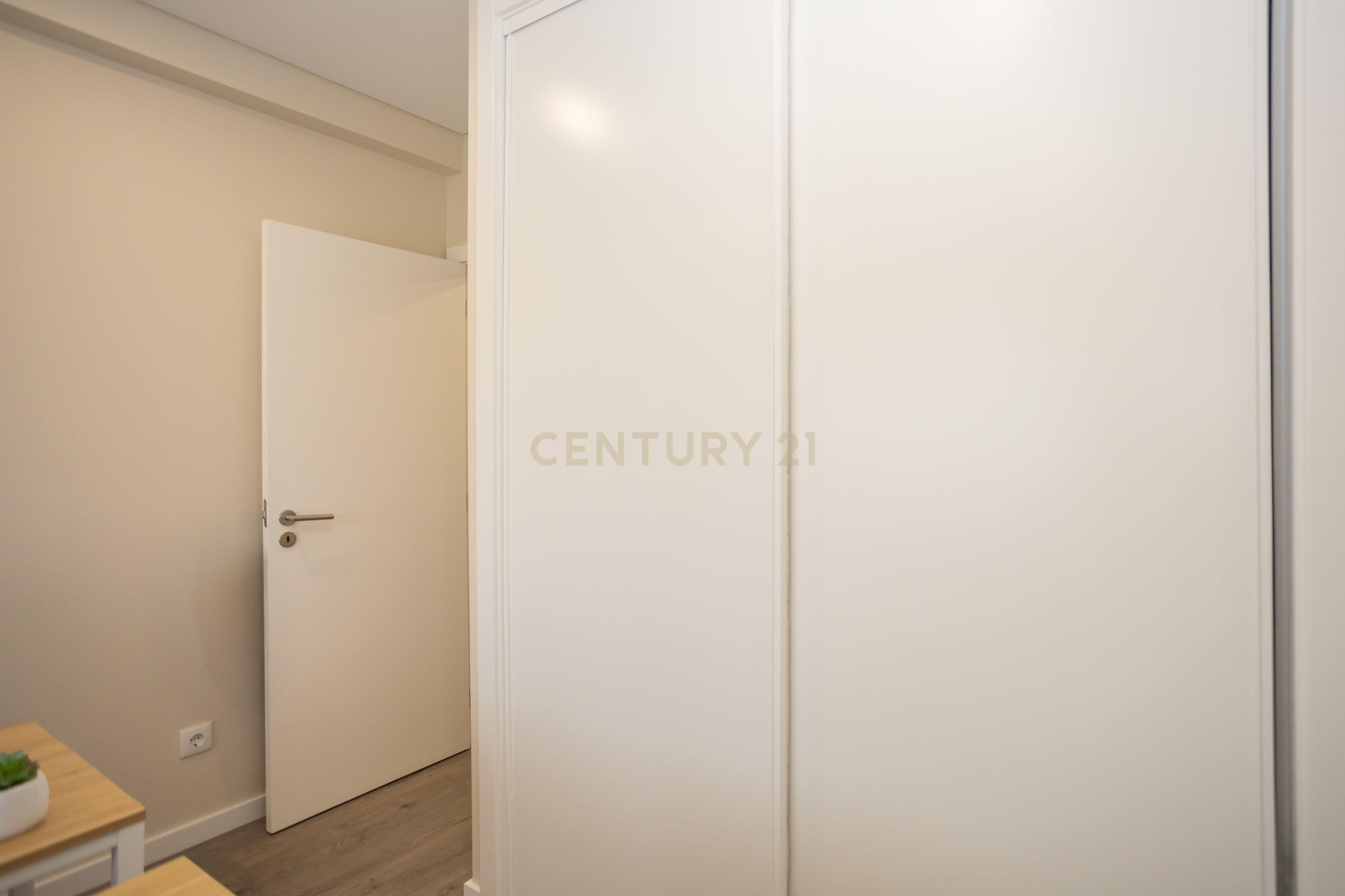 Apartamento T3 Remodelado | Bairro Novo | Seixal - Image 16