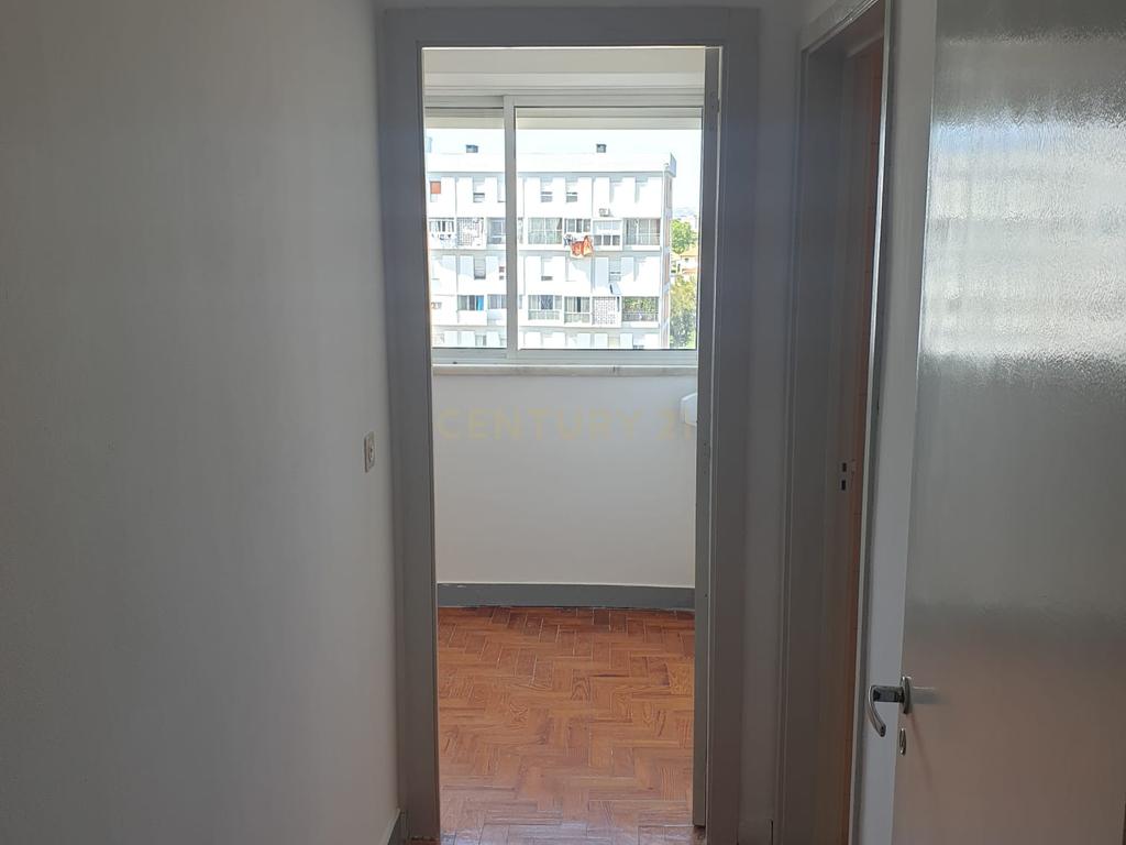Apartamento T3 transformado em T4* para arrendamento nos Olivais-Sul, Lisboa  - Image 10