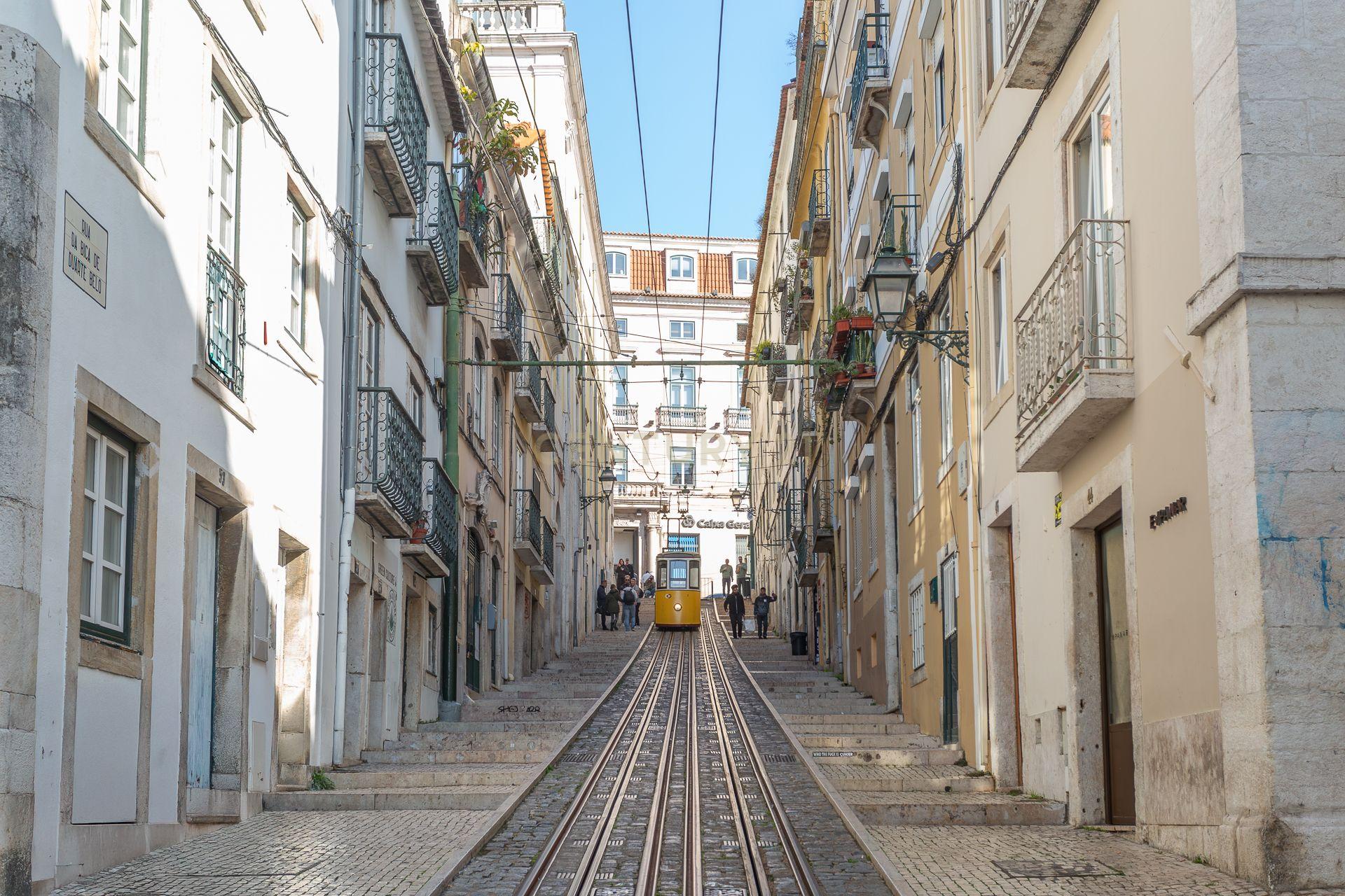 🏡 Apartamento T1+1 na Bica – Viva no coração histórico de Lisboa - Image 31