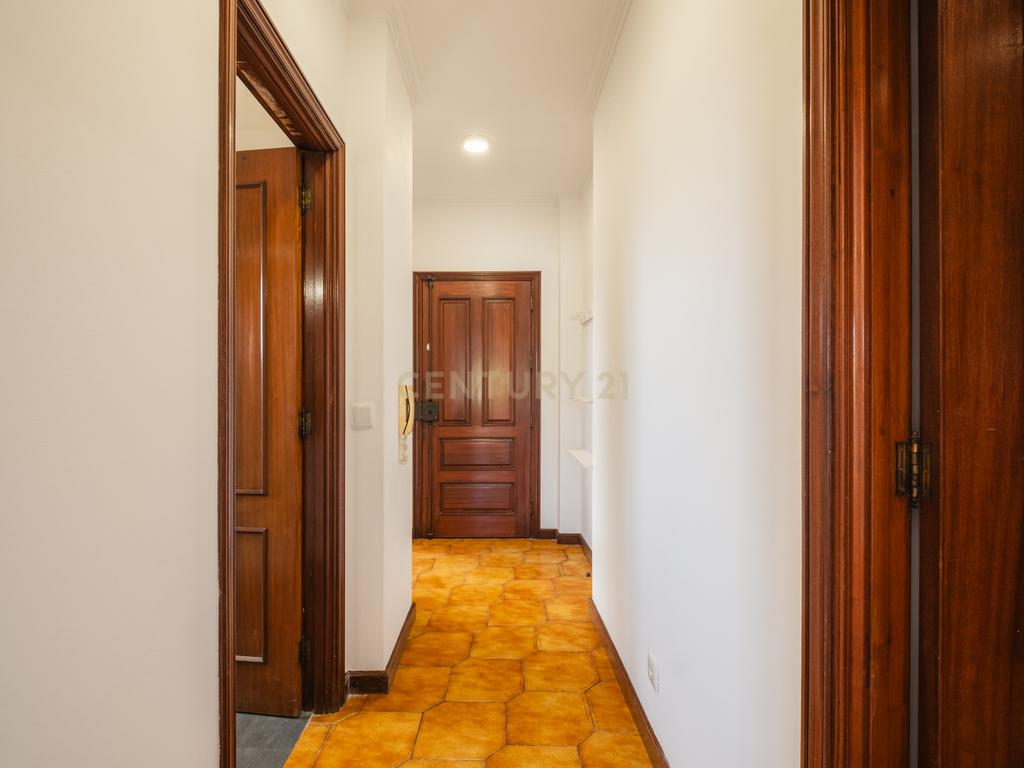 Apartamento T3 com Terraço, Vista Mar e Garagem Box em Arcozelo – Vila Nova de Gaia - Image 22