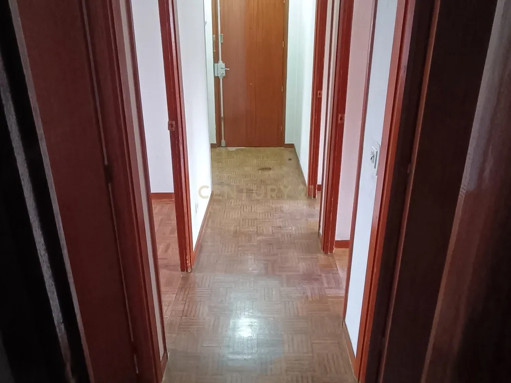 Apartamento em Madrid com 3 Quartos e Vista para a Cidade - Image 6