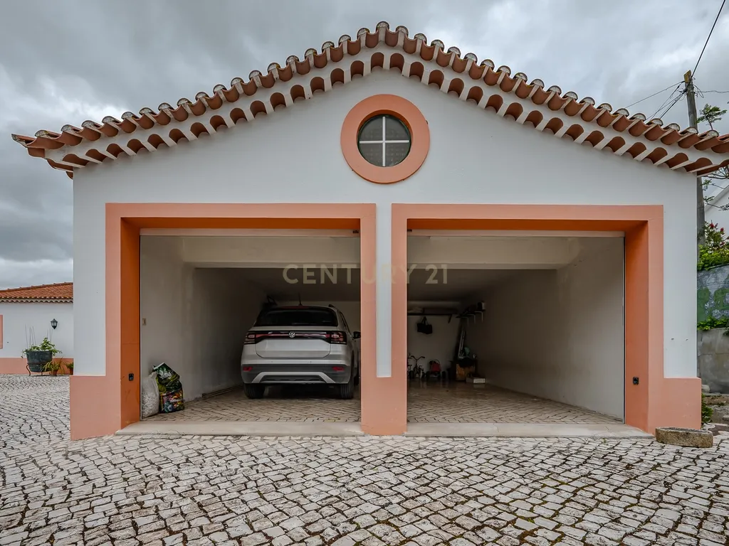 Moradia de sonho com Piscina, 7 Divisões e com Terreno 8461 m2 – Excelente Localização, a 40 minutos de Lisboa ! - Image 42